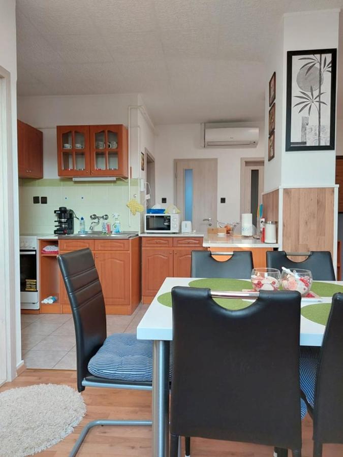 Nagcsalados Rozsa Apartman Balatonlelle Exteriér fotografie