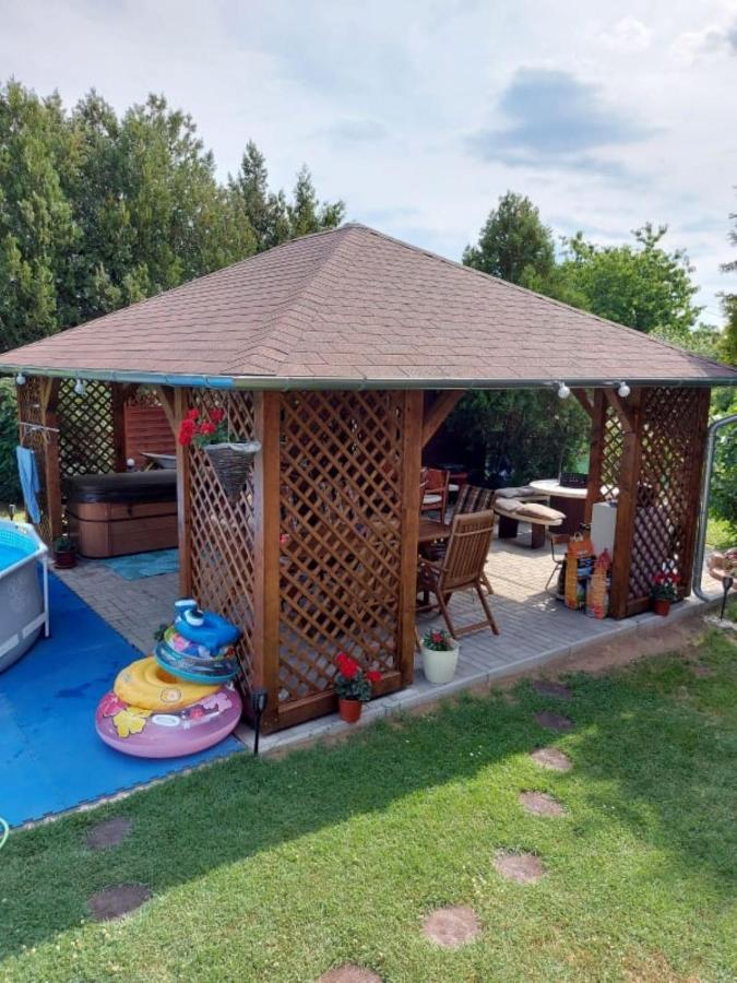 Nagcsalados Rozsa Apartman Balatonlelle Exteriér fotografie